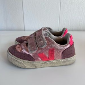 Kids pink metallic Veja sneakers